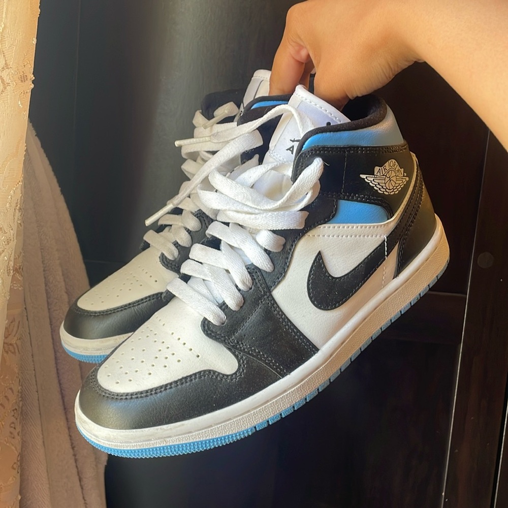 Women’s Air Jordan 1 University Blue